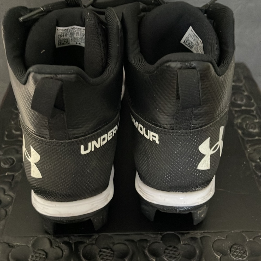 INDER ARMOUR BOYS ATHLETIC CLEATS - Picture 5 of 11